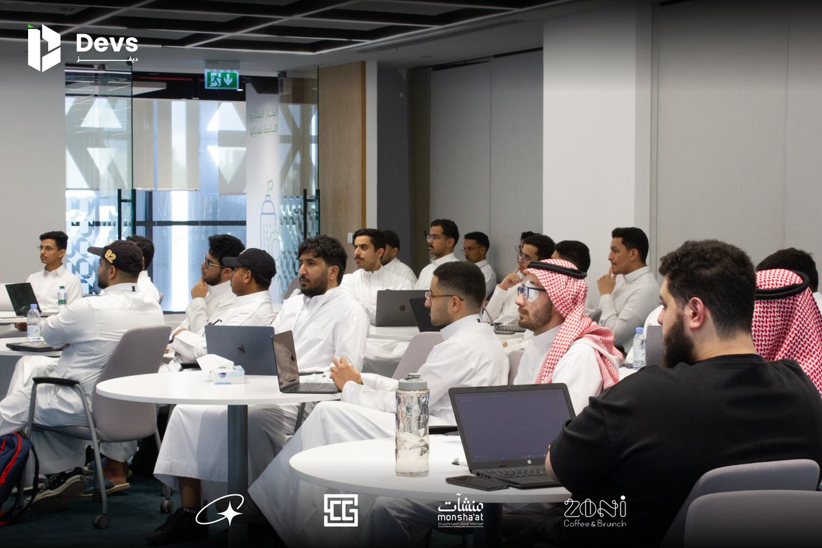 SCC_CCIS's tweet photo. انطلقت أولى أيام معسكر Devs بحماس كبير وجدية في التعلّم! 💻🔥
انطلاقة تقنية قوية مع @dev__ahmed، وجلسات مليئة بالتطبيق والمفاهيم الأساسية لتطوير التطبيقات 📱
بداية تبشّر بتجربة استثنائية 💪
لقطات من اليوم الأول 📸 https://t.co/FlNGYrMq6k