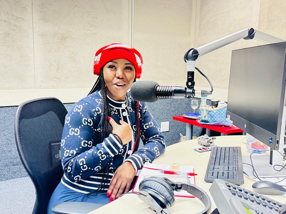 Umhlobo Wenene FM (@uwfm88_106fm) on Twitter photo #IdriveEnochatha #BigQuestion #umbuzowosuku #UWFM #UWFMDrive #ikonaYamadoda <a href="/BabeZee_za/">Zintle Babe Zee Mbusi</a> Nje ngomfana kwi kona yamadoda, siyabuza ngubani i-mentor yakho onyathela ezinyaweni zakhe, oyindoda? Sitsalele ku 0860002672, okanye usibhalele ku-WhatsApp 0413911221. Yabelana nathi ngoluvo #IdriveEnochatha #BigQuestion #umbuzowosuku #UWFM #UWFMDrive #ikonaYamadoda <a href="/BabeZee_za/">Zintle Babe Zee Mbusi</a> Nje ngomfana kwi kona yamadoda, siyabuza ngubani i-mentor yakho onyathela ezinyaweni zakhe, oyindoda? Sitsalele ku 0860002672, okanye usibhalele ku-WhatsApp 0413911221. Yabelana nathi ngoluvo