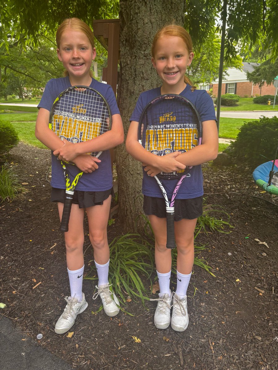 Love to see our youngest fans repping Toledo Women’s Tennis! 😊

#TeamToledo