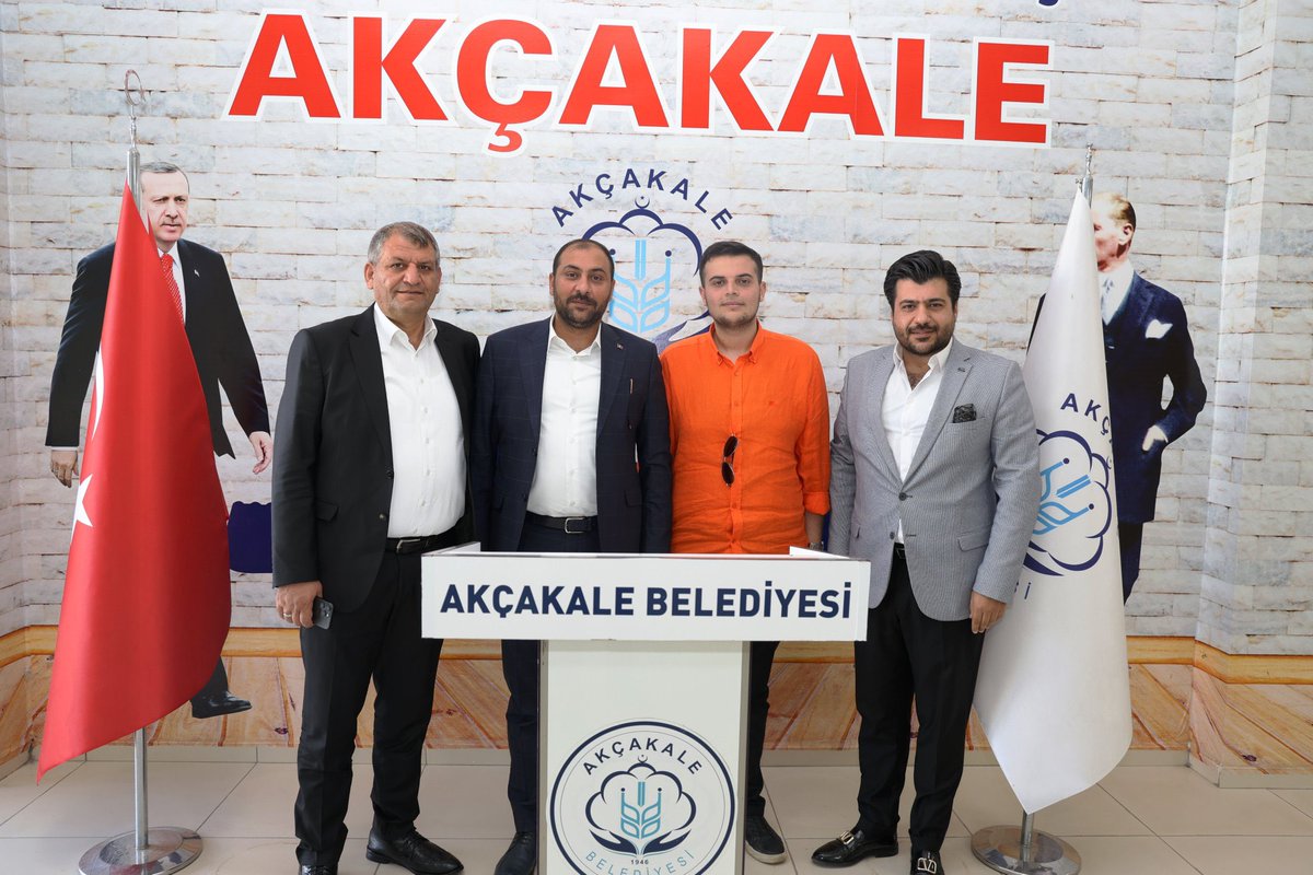 Ağaçların dalları ile portakal veren Allah, dostun yüzü ile de huzur verir… 

Değerli kardeşim Seyithan Atilla bizleri makamımızda ziyaret etti…

<a href="/seyithan_atilla/">Av.Seyyithan Atilla</a>