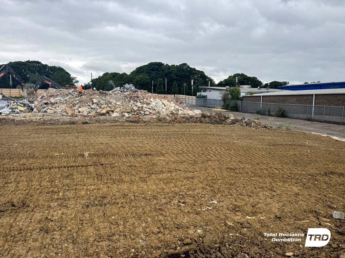 TotalReclaims's tweet image. We’re well underway with #demolition works at #Mercedes #Southend, with just 3 weeks to go until completion.

Our team has been working efficiently to ensure a safe, precise, and tidy operation, carefully dismantling structures while keeping disruption to a minimum.