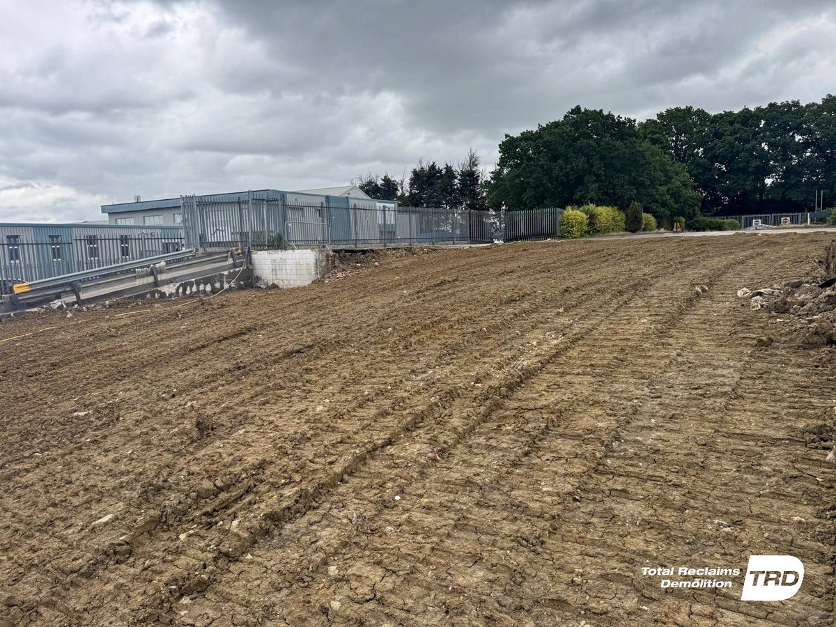 TotalReclaims's tweet image. We’re well underway with #demolition works at #Mercedes #Southend, with just 3 weeks to go until completion.

Our team has been working efficiently to ensure a safe, precise, and tidy operation, carefully dismantling structures while keeping disruption to a minimum.