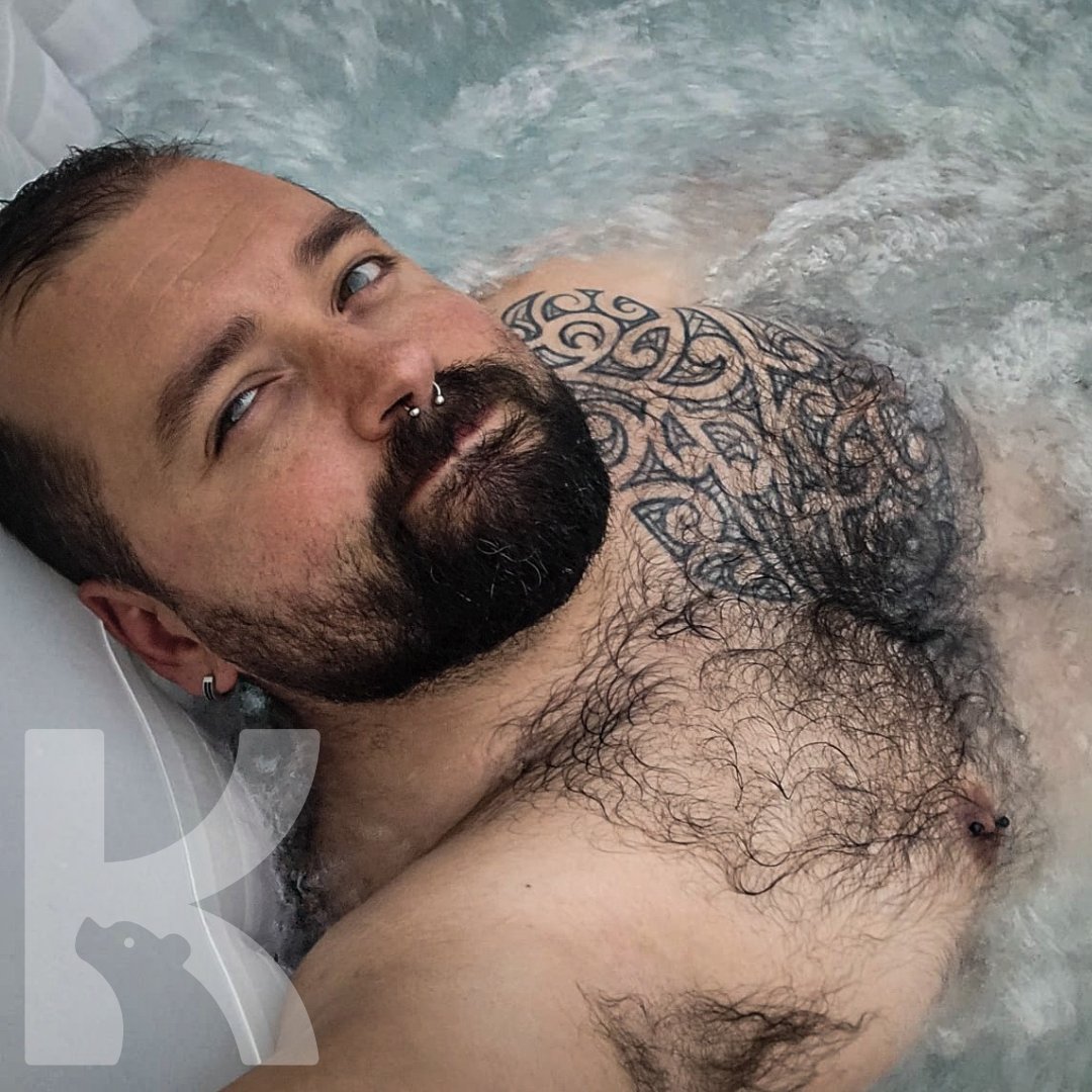 You’ve never seen a look that says “come here” and “don’t touch” at the same time?
Now you have.
🔞 Link in bio for what you really want.