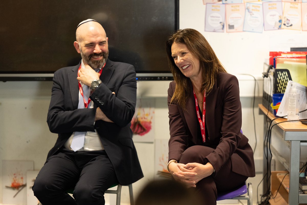 APPGAA's tweet image. Last week the APPG ran its second London tour of the year, attended by @monicabeharding @Ameet_Jogia and @JoaniReid Chief of Staff.
The group visited @CST_UK head office and a Jewish primary school to explore the impact of antisemitism on Jewish communities in the UK.