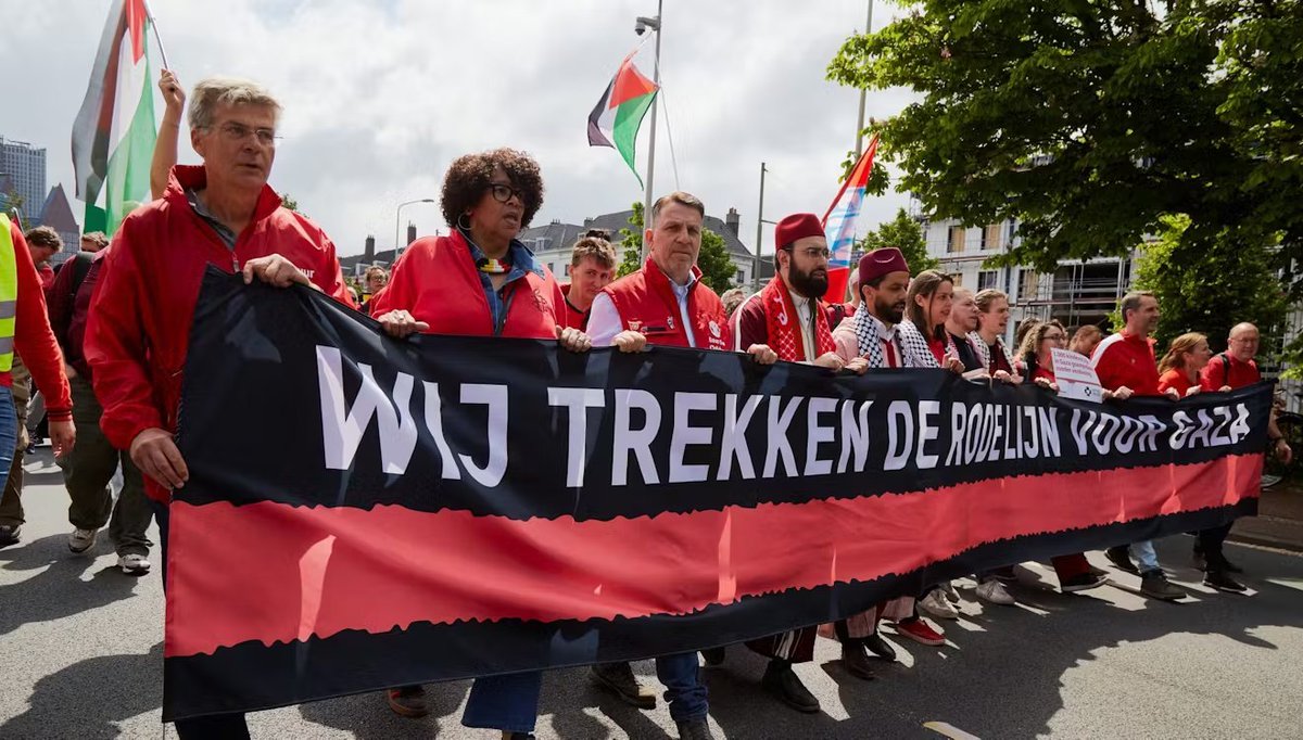 XRXR04's tweet image. De overheid heeft weer eens bloed aan haar klauwen, en weer beland dit KUTLAND aan de verkeerde kant van de geschiedenis...
#StopGenocideGAZA #FckChristofascisme