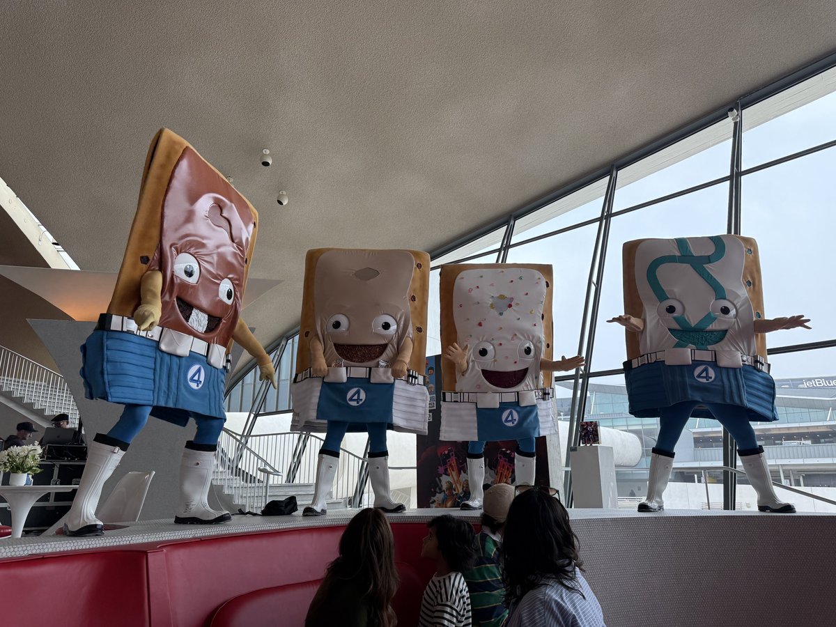 CinemaCalories's tweet image. The Fantastic Four have been turned into Pop Tarts!!! 

I guess you can call them the Fan-tart-stic Four 😅😂

(Via @BrandonDavisBD) 

#FantasticFour #FantasticFourFirstSteps #PopTarts