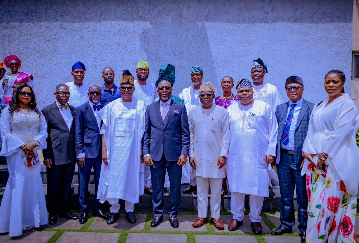 OndoStateOnline's tweet image. BREAKING: Governor Aiyedatiwa approves historic N33.8BILLION budget for OSOPADEC in 2025! New board inaugurated to drive development in oil-bearing communities.
 A new dawn for Ilaje &amp;amp; Ese-Odo #OndoState #OSOPADEC #Development