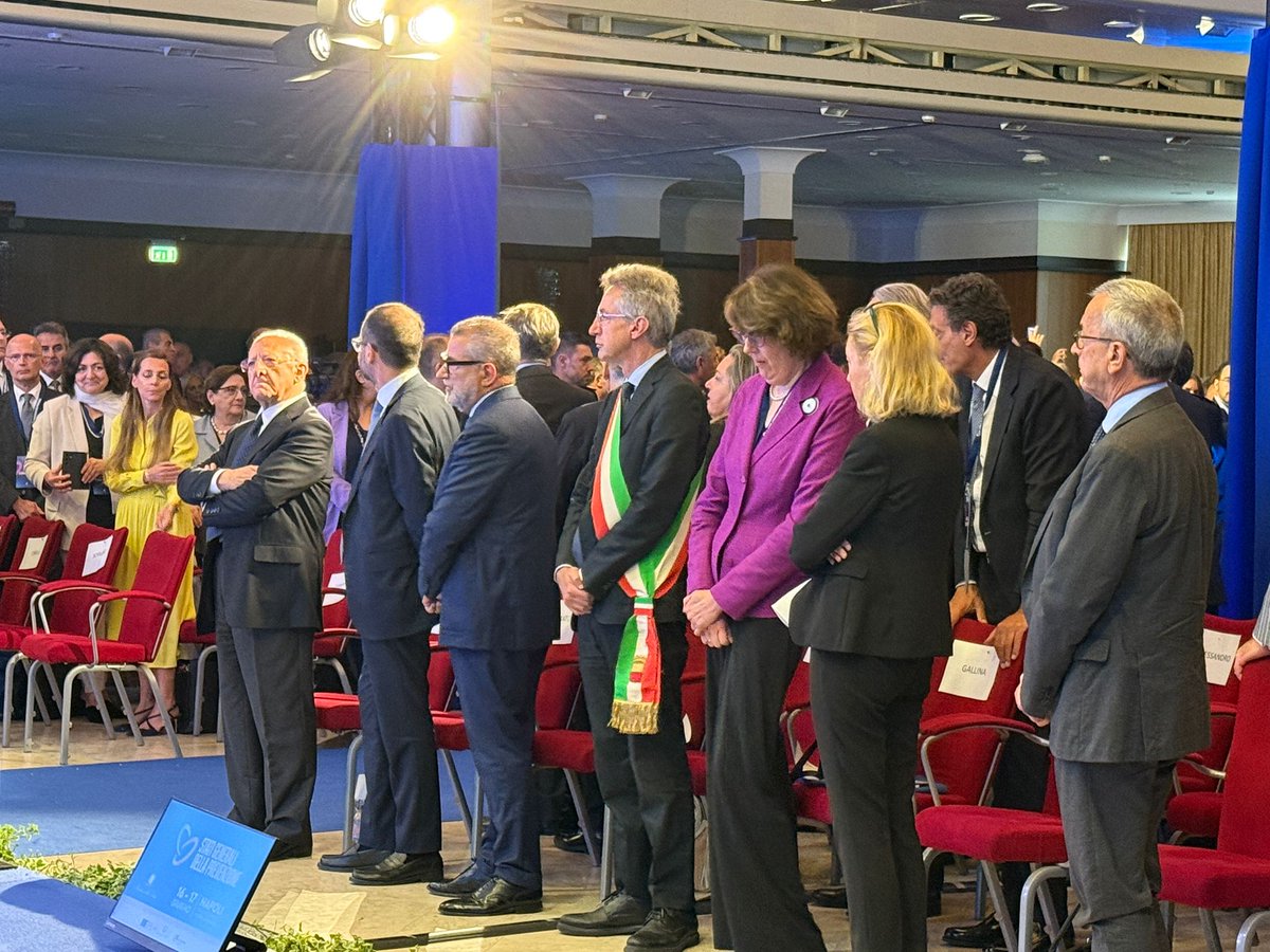 comuni_anci (@comuni_anci) on Twitter photo ๐ธSTATI GENERALI DELLA PREVENZIONE๐ธ
"Dotare i Comuni di strumenti per promuovere salute, sport e stili di vita sani".
Il presidente Anci <a href="/GaeManfredi/">Gaetano Manfredi</a> a Napoli in apertura dei lavori alla presenza del Capo dello Stato, Sergio Mattarella.
L'intervento ๐ anci.it/manfredi-dotarโฆ ๐ธSTATI GENERALI DELLA PREVENZIONE๐ธ
"Dotare i Comuni di strumenti per promuovere salute, sport e stili di vita sani".
Il presidente Anci <a href="/GaeManfredi/">Gaetano Manfredi</a> a Napoli in apertura dei lavori alla presenza del Capo dello Stato, Sergio Mattarella.
L'intervento ๐ anci.it/manfredi-dotarโฆ