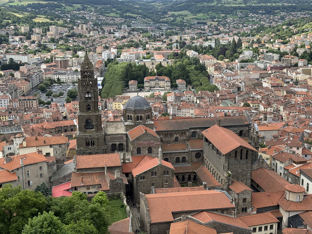 darkzov's tweet image. Étape 3, Le puy-en-velay … mais que c’était joli, intéressant, une ville à découvrir