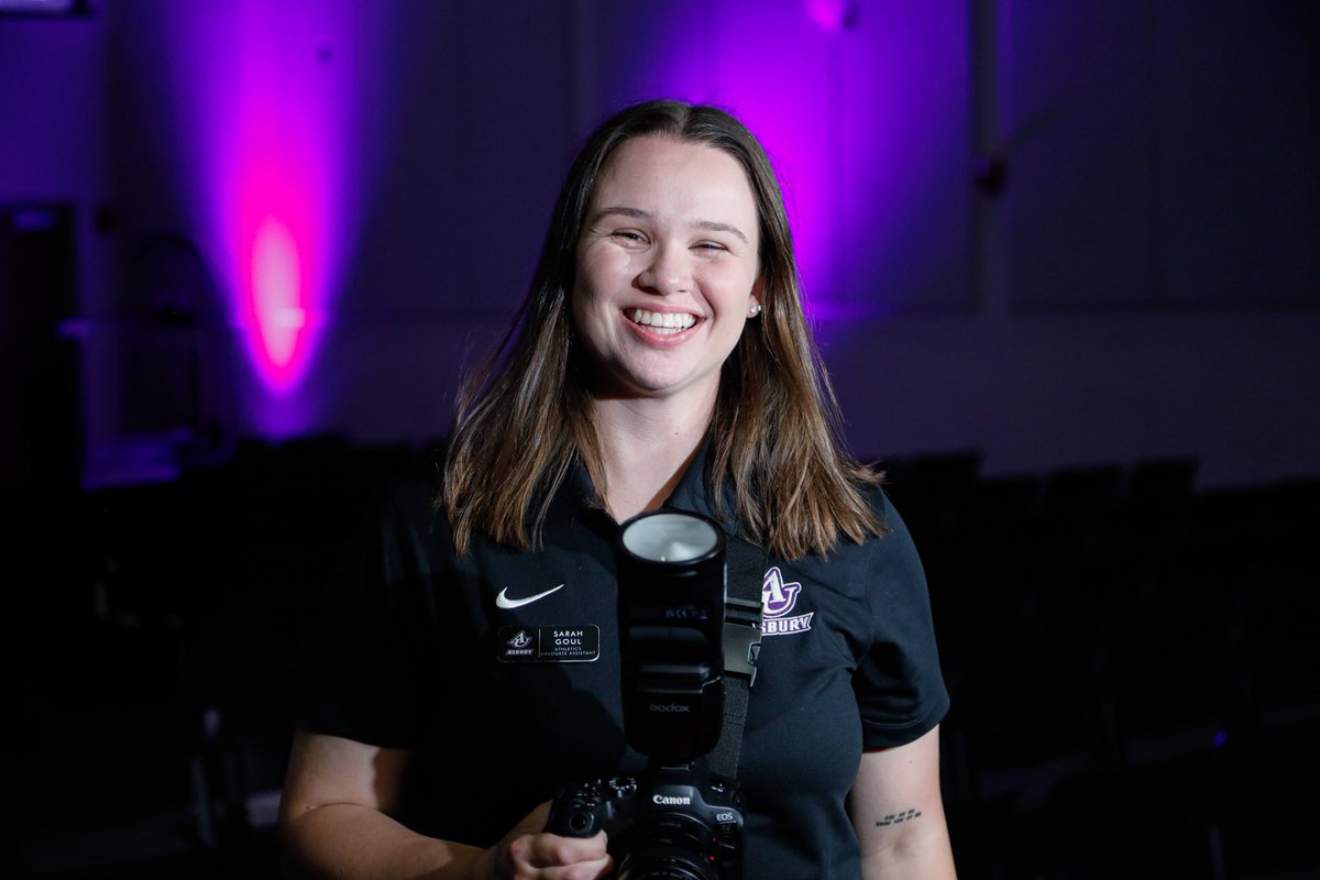 AsburyEagles's tweet photo. Happy Birthday, Sarah‼️

We’re thankful you’re with TeamAU 💪

#ServeTrainCompete || #GraduateAssistant https://t.co/HlfVLG634W