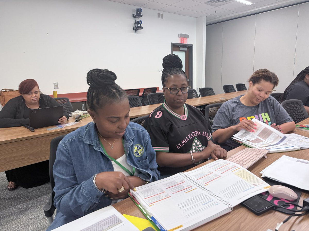 TeAnnSimon's tweet photo. Proud of our principals who attended the New ELA Standards Unit 1 Training! Their commitment to growth exemplifies true instructional leadership! 📚 https://t.co/9MPiL24otl