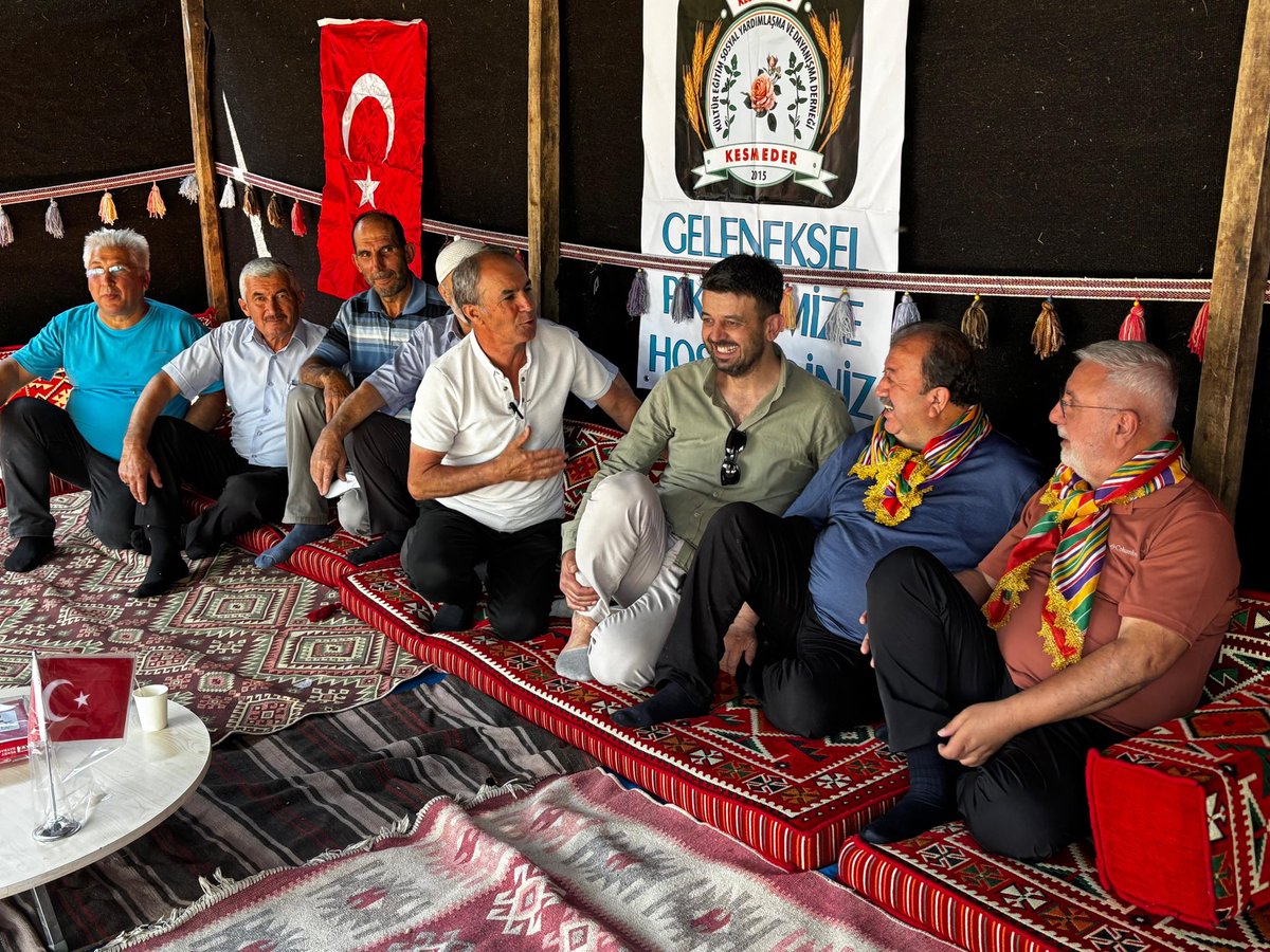 MetinerBasin's tweet photo. Isparta’nın en ücra Yörük köyü Kesme’nin insanları bir başka güzel.

Yüreklerindeki sıcaklığı ve sevgiyi yüreğimizin en güzel yerine alarak ayrıldık.

Yeniden buluşmak dileğiyle elbette. https://t.co/NtMiSC54sy