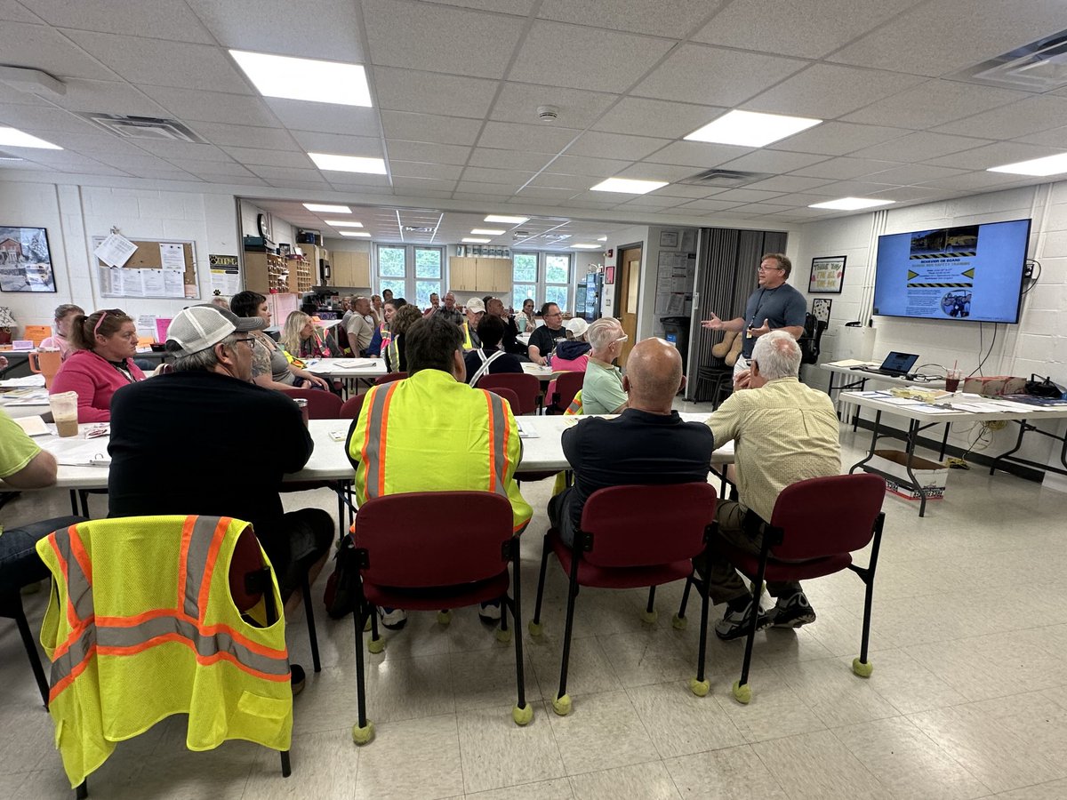 Holly Sidebottom tweet media