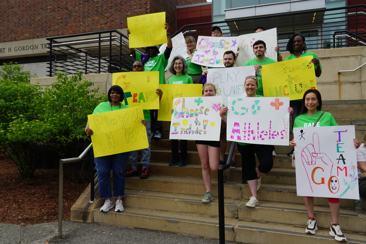 SpOlympicsMA's tweet photo. 💙 @TuftsHealthPlan & @Point32Health brought the spirit of inclusion to Summer Games! From handing out towels to cheering in the stands, they showed what partnership in action looks like. 🤝 #SpecialOlympicsMA #PartnershipImpact #SummerGames2025 https://t.co/0WcIU8Q5ua