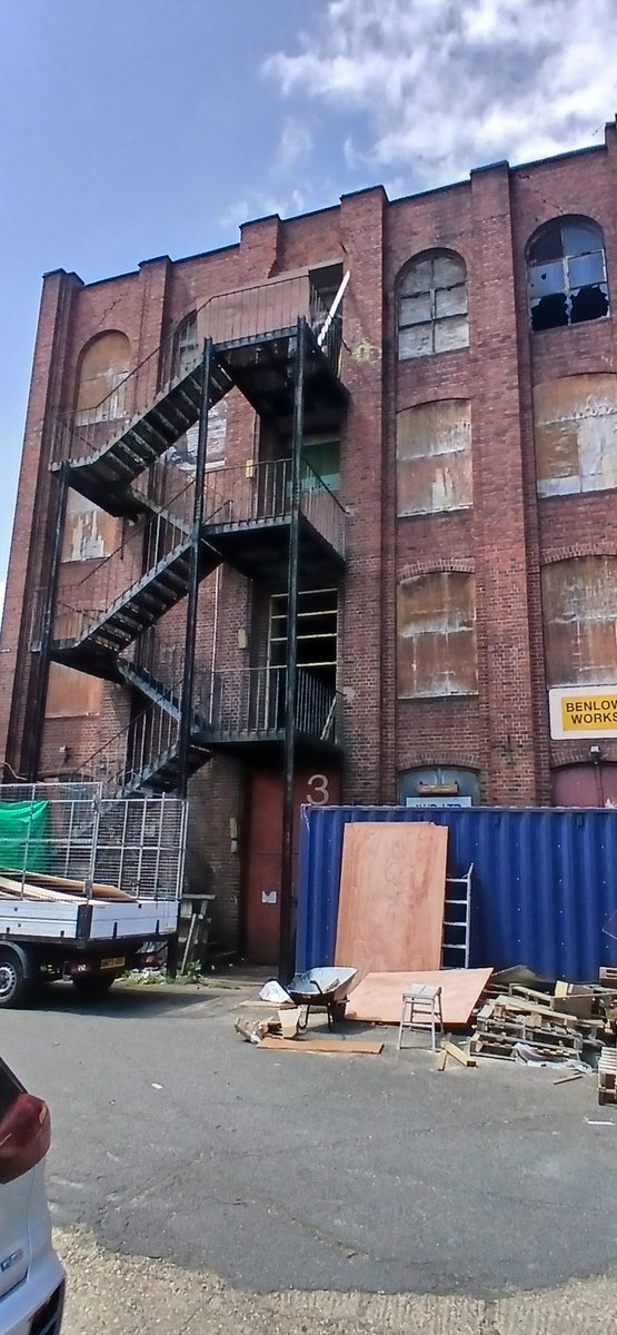 Hayes Town SNT (@mpsbotwell) on Twitter photo Working in partnership with <a href="/Hillingdon/">Hillingdon Council</a> we have managed to secure a building that has been attracting Anti Social Behaviour issues and crime.
If you have any concerns, please email us on HayesTown@met.police.uk Working in partnership with <a href="/Hillingdon/">Hillingdon Council</a> we have managed to secure a building that has been attracting Anti Social Behaviour issues and crime.
If you have any concerns, please email us on HayesTown@met.police.uk