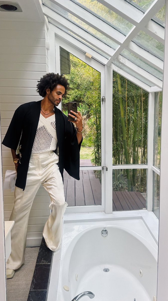 colinmanderson's tweet image. • Open Door • 🚪