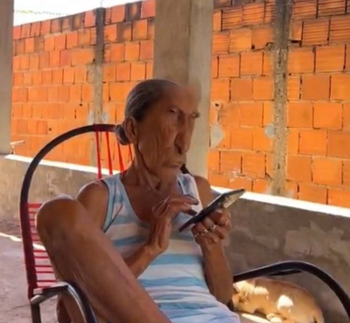 nossa que burocracia pra tirar segunda via de documento se foder viu