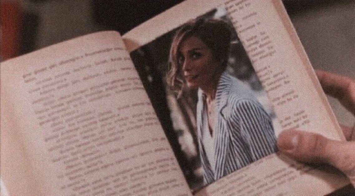 dikkatmedya's tweet photo. “Fotoğrafını kitabımın ayracı yaptım, kaldığım yeri en iyi sen hatırlatırsın.” https://t.co/stGq5aUmk1
