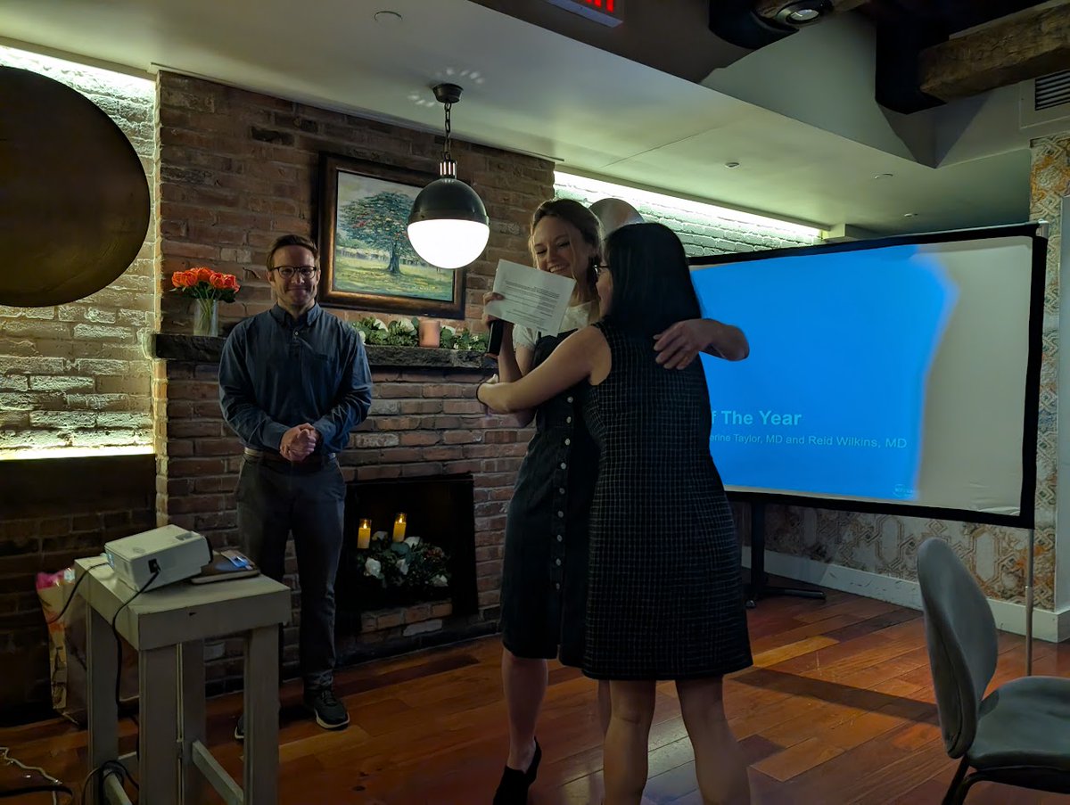 Dr. Xiaoyan Huang hasn't even been with @nyugsom_path for a whole year and she already is loved! She received our resident-nominated AP Attending of the Year 2025 award for her thoughtful teaching and ability to make HP accessible to all learners. Congratulations Dr. Huang!🙌🎉🥂
