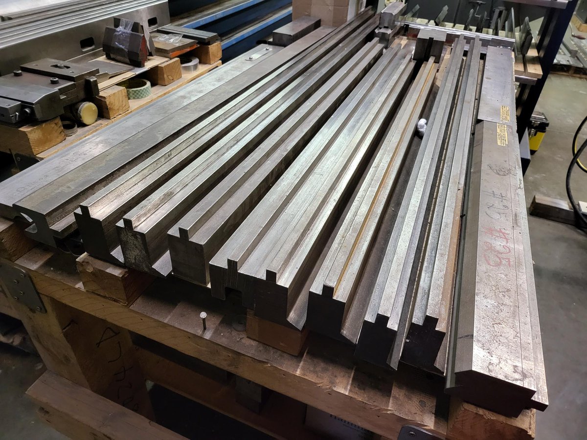 SansonMachinery's tweet photo. Used tooling & machine parts in stock! 🔧
Check our eBay store for updated inventory & great deals:
https://t.co/8B25Ci4hfF
#Tooling #MachineParts #SansonMachinery #FabricationEquipment #Pressbraketooling #Usedtooling #Punches #Dies #machinery #Tools https://t.co/DMbAhW7YUE