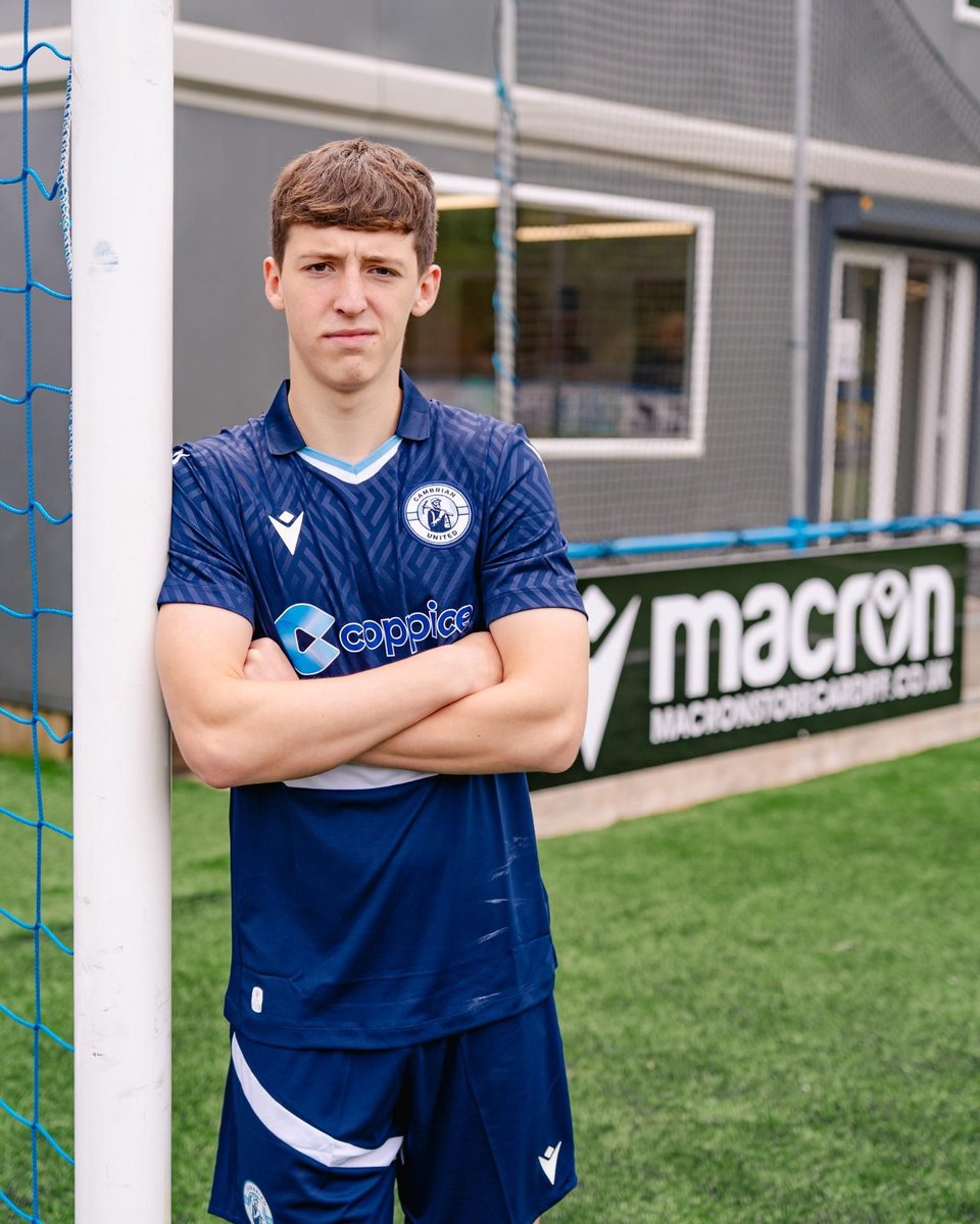 CamUtdMen's tweet image. 🔵 New Season. New Look.
Our 2024/25 Away Kit has landed – bold, sharp, and built for the battles ahead.

🔥 Be part of the journey – grab yours now: macronstorecardiff.co.uk/football-clubs… 

#CambrianUnited #NewKitDay #BuiltForBattle