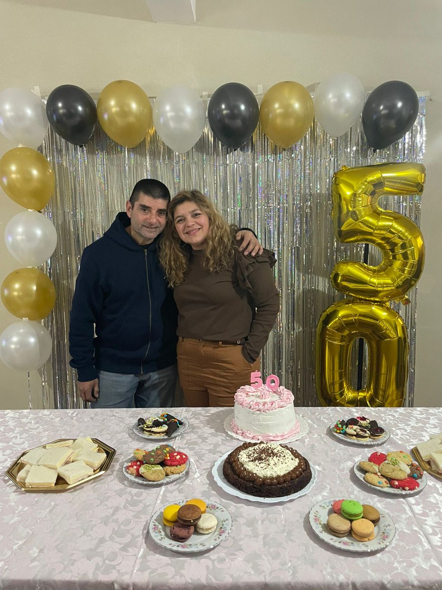 Soy lo q soy gracias a ellos. De cada uno tengo rasgos fisicos y personales. Los amo con mi vida entera 🤎🤎