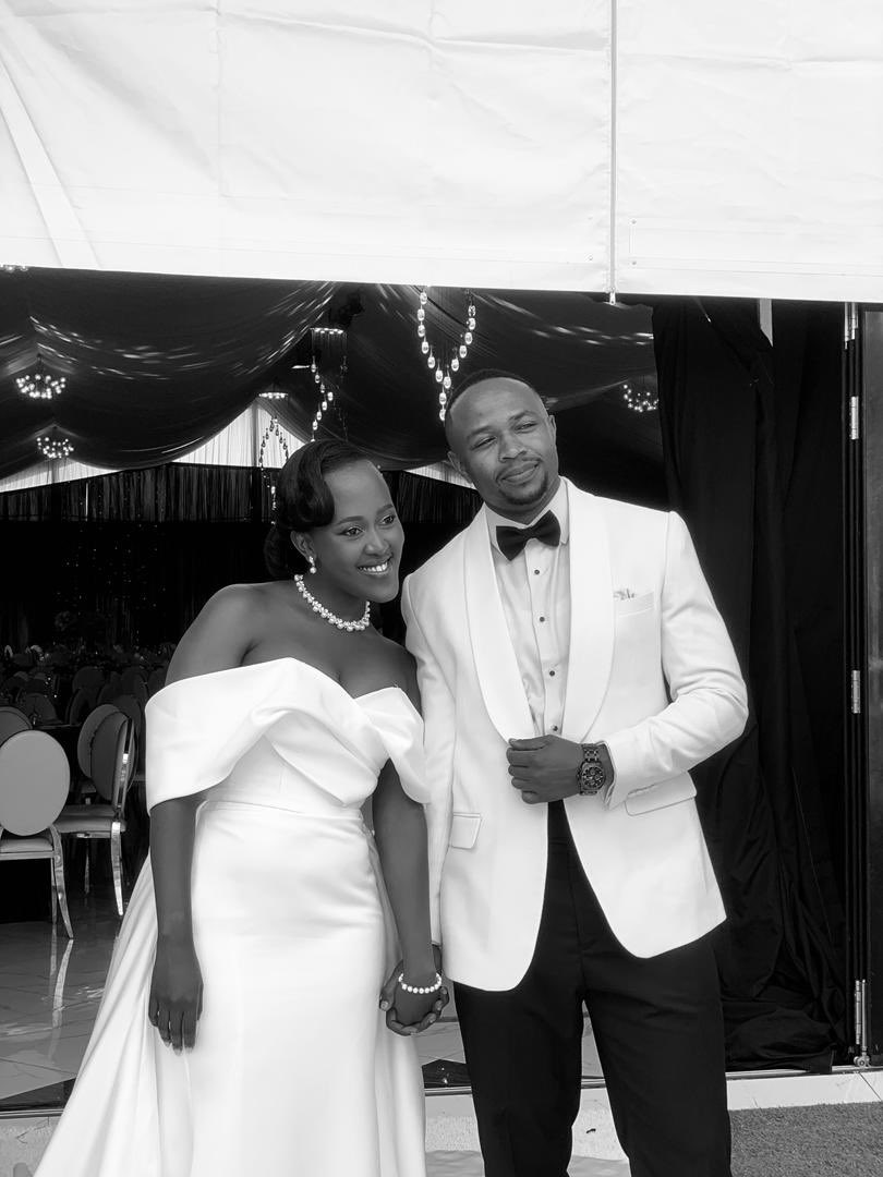 ShemaAbe1's tweet photo. This weekend we celebrated love; my broski Enock and his lovely wife Jeanne started a new chapter of life. Congratulations to them👏👏🥂 https://t.co/91eCr5DYLL