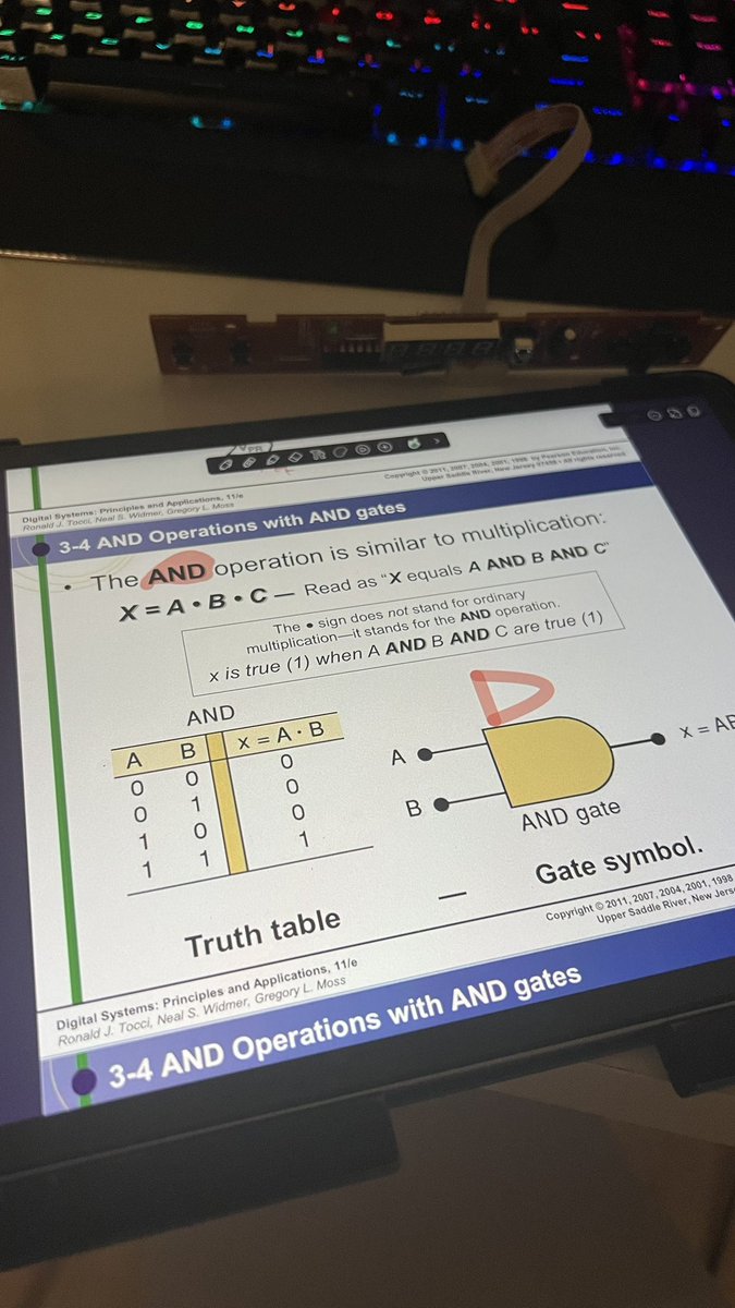 AzOzlqp's tweet photo. توقعت اسوي كل شي بذي الإجازة 
الا اني ارجع لماده من الترم الاول عشان اتاكد من شغله https://t.co/lNJwp1ngst