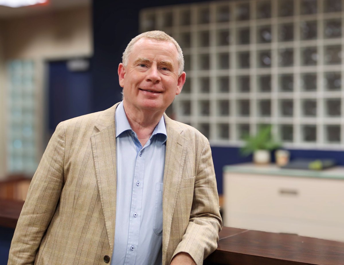 Kieron Burke, Distinguished Professor of Chemistry, has been named interim dean of the School of Physical Sciences, effective July 1. A leader in theoretical chemistry and DFT, he brings deep expertise and experience to the role. #Chemistry <a href="/UCIrvine/">UC Irvine</a> 
🔗 ps.uci.edu/news/3322