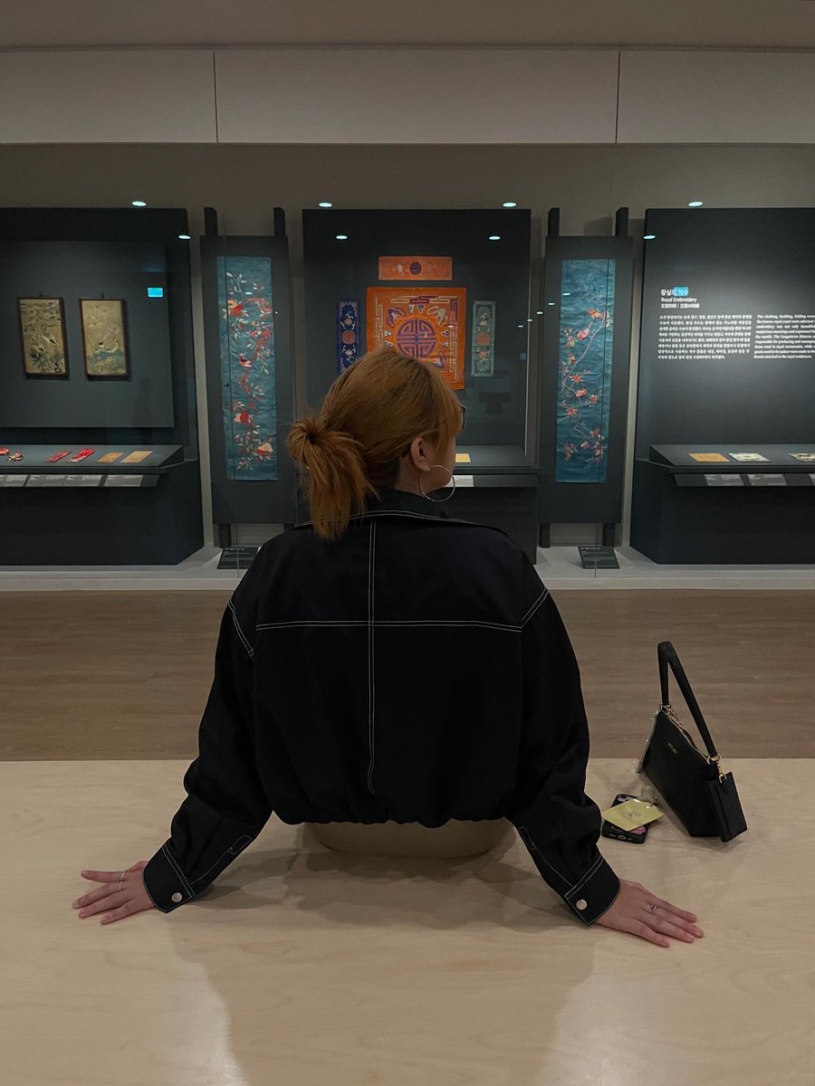 Museum date with my bb❣️

#CSD #CARAT #CARAT_SELCA_DAY #CaratSelcaDay #THE8 #디에잇 #SEVENTEEN  <a href="/pledis_17/">세븐틴(SEVENTEEN)</a>