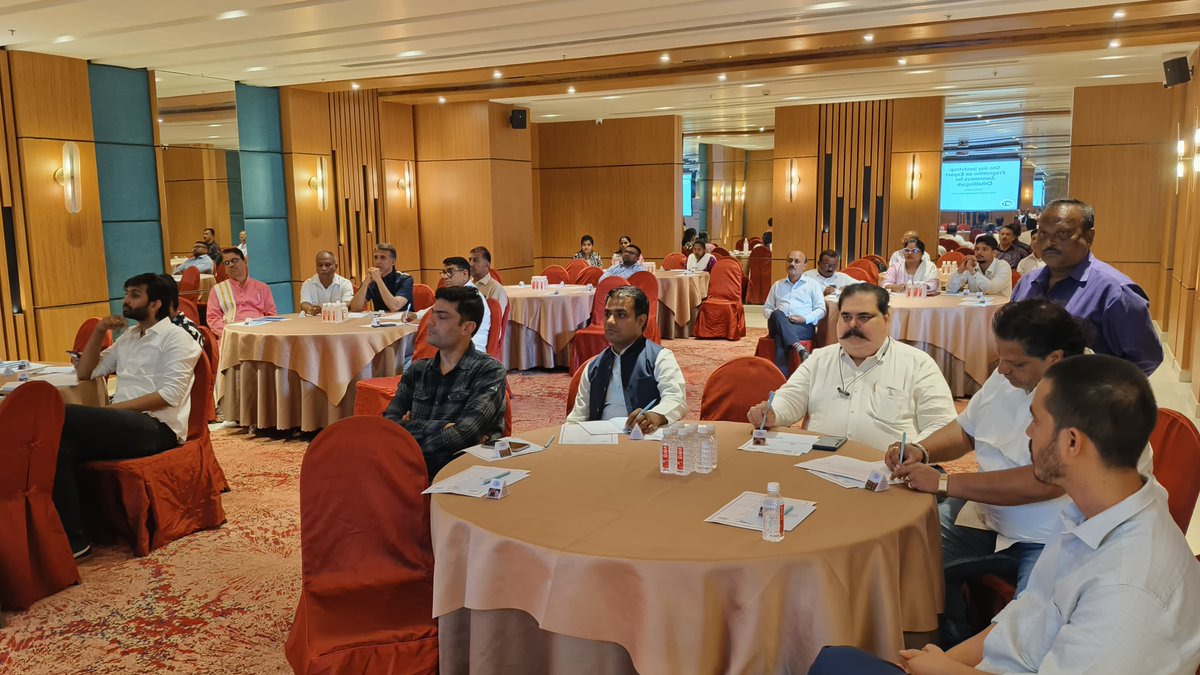 BastarDistrict's tweet photo. बस्तर में @iift_official के सहयोग से निर्यात प्रक्रिया और दस्तावेज़ों पर Export Awareness Workshop आयोजित की गई।
स्थानीय उत्पादों को वैश्विक बाजारों तक पहुँचाने और युवाओं को IEC पंजीयन की जानकारी दी गई।
#ExportAwareness #IIFT #Bastar https://t.co/7t1l3pql8x