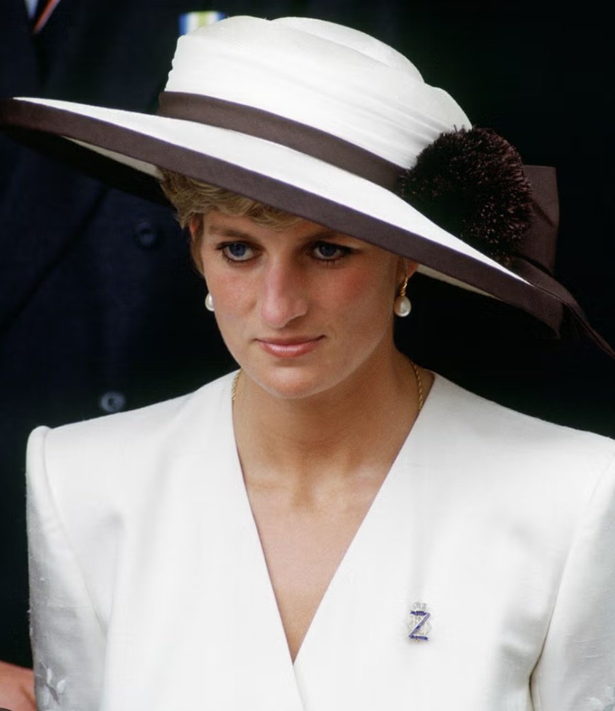 PRINCESS DIANA WITH HER Z PIN, FUTURE PROVES PAST