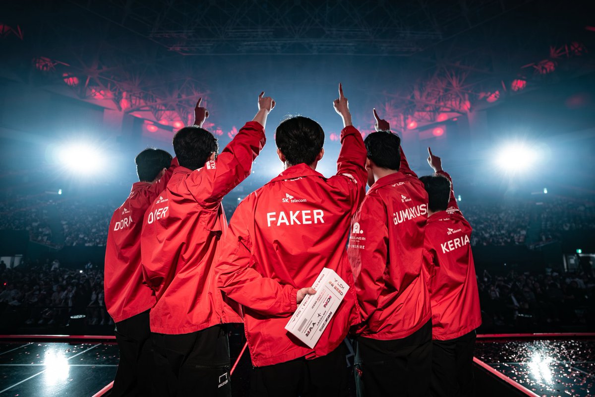 LONGLIVE_FAKER's tweet photo. 티밀리를 하룰라라로 보내줬어요✈️ https://t.co/KMLyRF8auZ