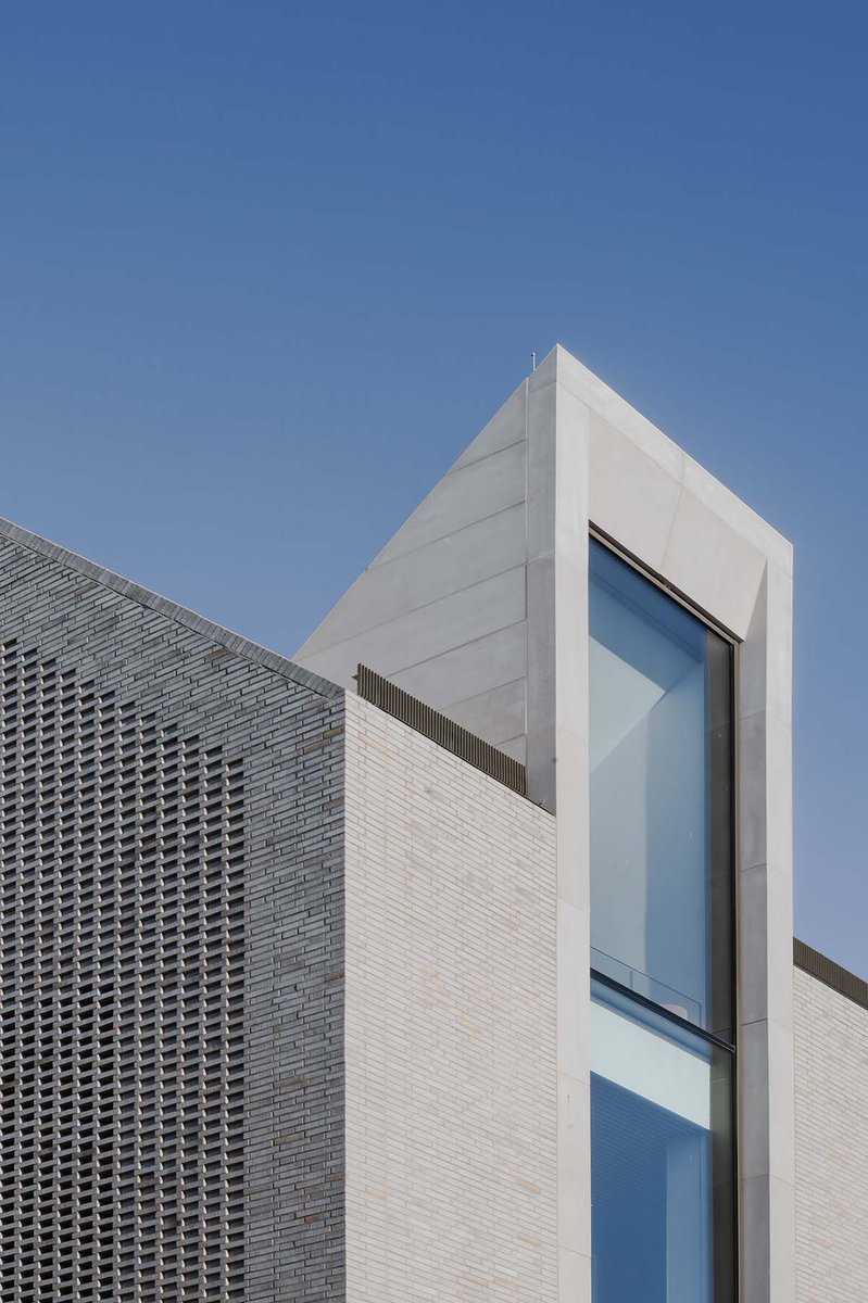 WACommunity's tweet photo. JSWD extends 1960s town hall with interlocking structures and perforated façade in Germany: https://t.co/Kunw55Ql0r #architecture https://t.co/9x3dyHmlHH