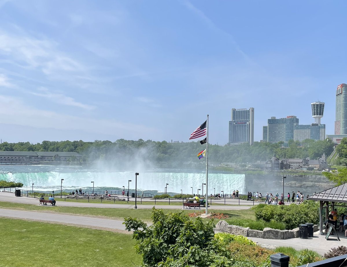 Hava_Hadi's tweet photo. @catturd2 Also on Flag Day at Our Beautiful Niagara Falls Park and Border. SMH! https://t.co/OVG3tKUrRA