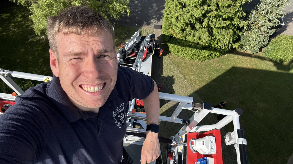Die neue Dame im Revier. 

#drehleiter #feuerwehr