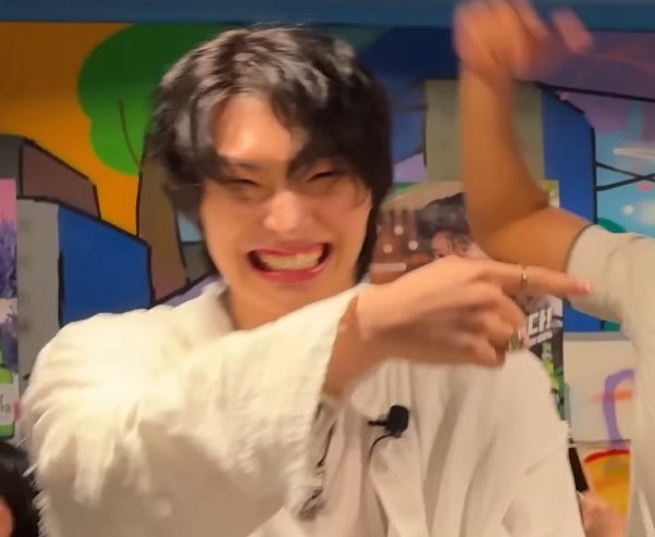 yvngibear's tweet photo. mg after successfully feeding a chilli pepper to yet another drunk ass member  😭 https://t.co/gZmu4gpHzt
