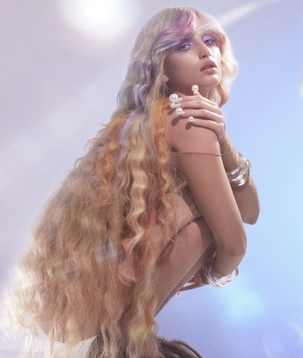 ✨ This dreamy collection by AHIA finalist @leannekhair is the bold, ethereal inspo you need to kickstart your week! 💫 Think vibrant colour, striking texture, and next-level artistry—everything to fuel your next hair transformation. 💇‍♀️🎨