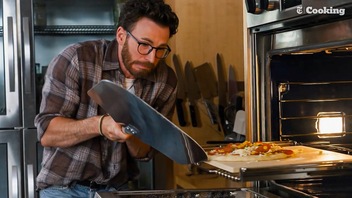 _filmcrave's tweet photo. Chris Evans and Dakota Johnson doing the Pizza interview for NYT Cooking. 

🎥 : https://t.co/h2ycLtLkjC https://t.co/g3lTi5M5yd