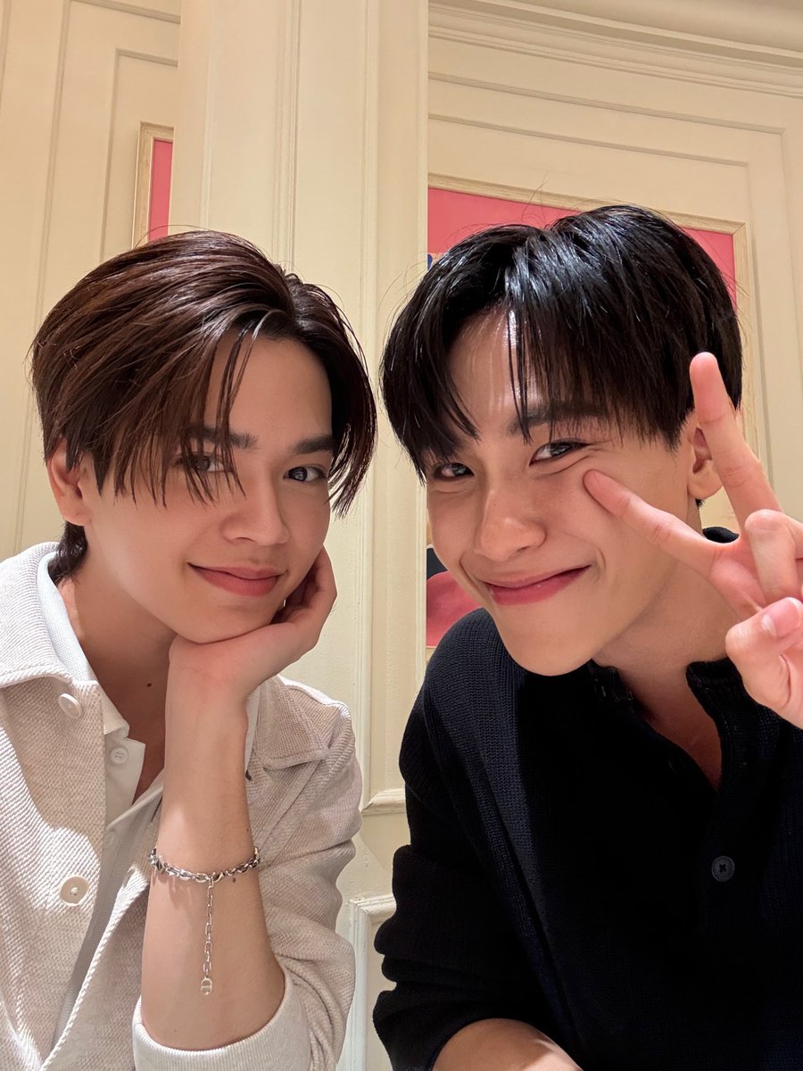 Please don't separate two people who are happy. I wish for this happiness to continuously surround your life ♥️