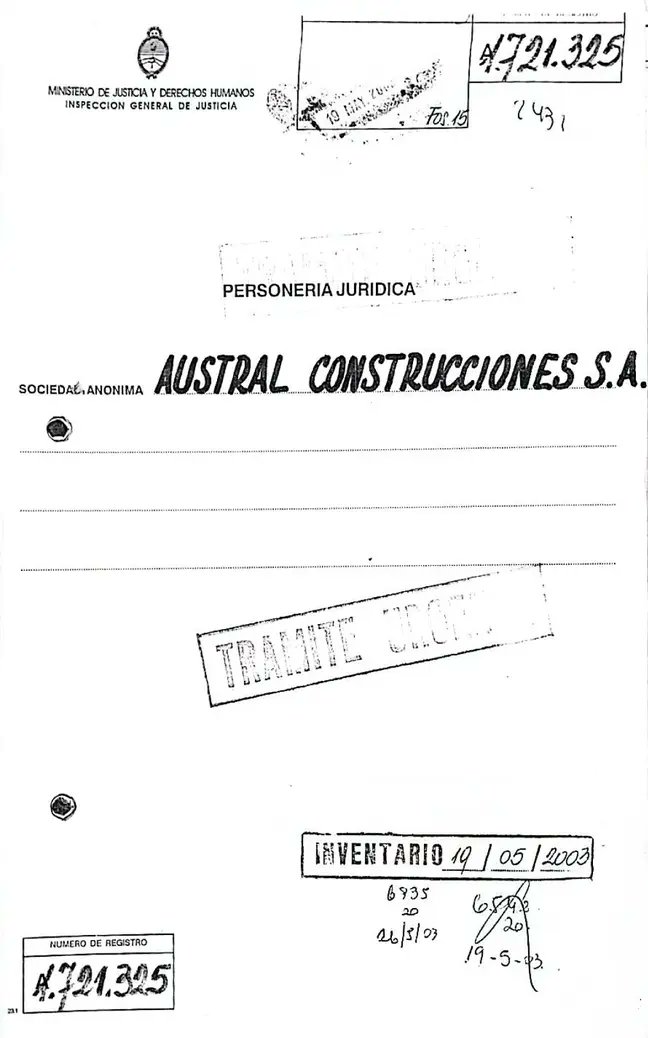 Y recuerden amiguitos, Austral Construcciones nació seis días antes de que asuma Néstor Kirchner y empezó a morir (cesó pagos) unos días después de que Cristina Kirchner deje la presidencia. 
La empresa vivió precisamente el mismo tiempo que duraron los mandatos de la pareja