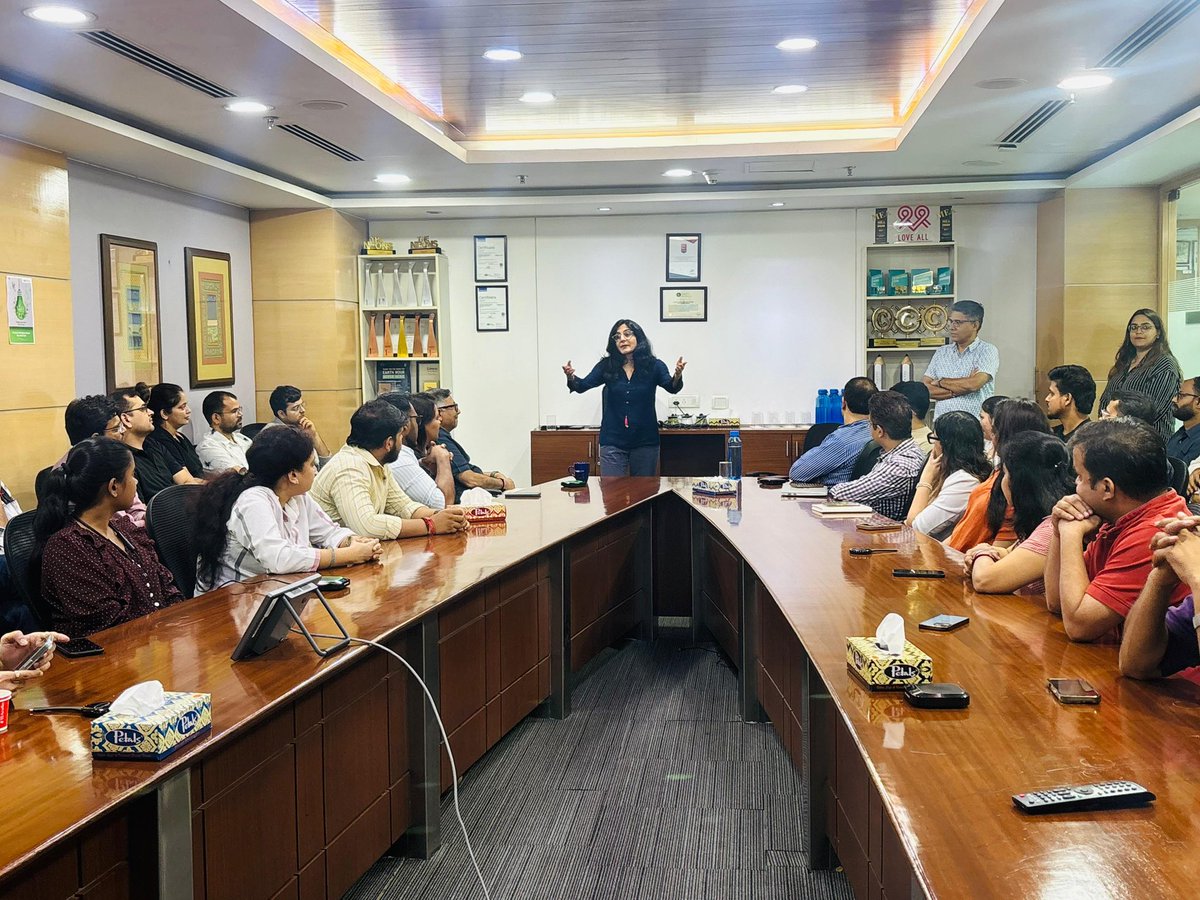 DrJaishreeSethi's tweet image. Power Suits, Papa Stories—From boardrooms to warm stories — loved celebrating fatherhood with amazing corporate teams in Noida and Gurugram!  #FatherhoodAtWork
#CorporateStories
#LeadershipAndLove
#FathersInFocus
#WorkplaceWellbeing @StoryGhar