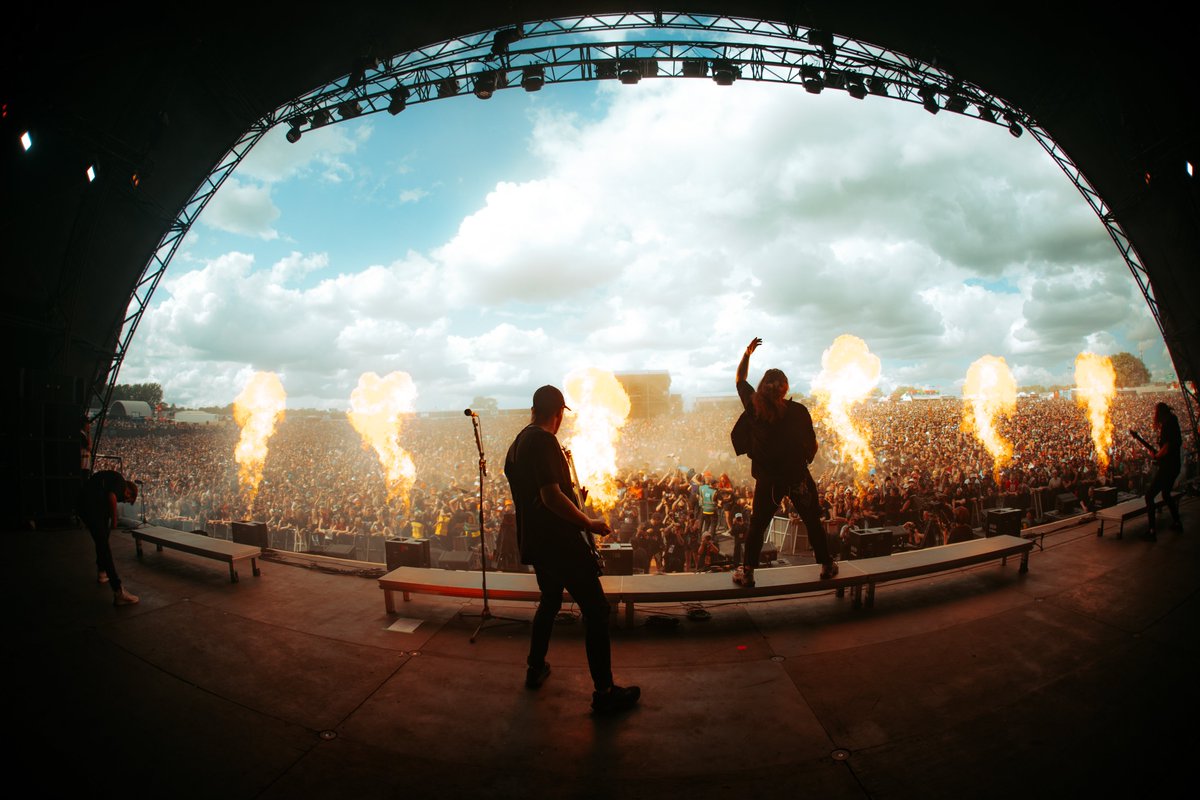 P O L A R I S tweet media