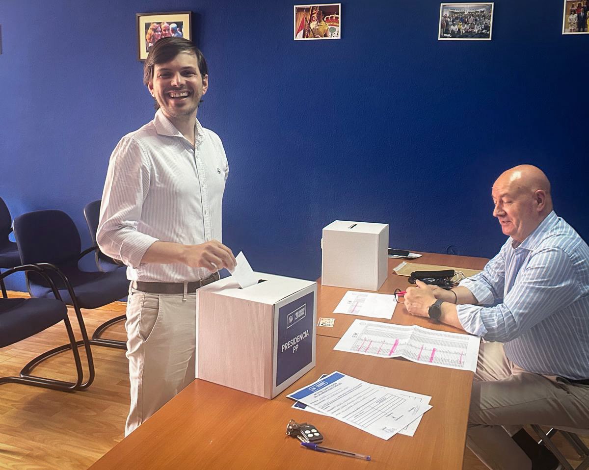 Nuestra presidenta y alcaldesa <a href="/lsfernandeza/">Lucía S. Fernández Alonso</a>, el secretario general <a href="/carlos_bolarin/">Carlos Bolarín</a> y el portavoz <a href="/DiegoDomingoGM/">Diego Domingo García Muñoz</a> ya han votado. 

🇪🇸 <a href="/NunezFeijoo/">Alberto Núñez Feijóo</a>, el presidente que España necesita.

🕢 Si eres afiliado y estás inscrito como participante en el #21CongresoNacionalPP puedes votar