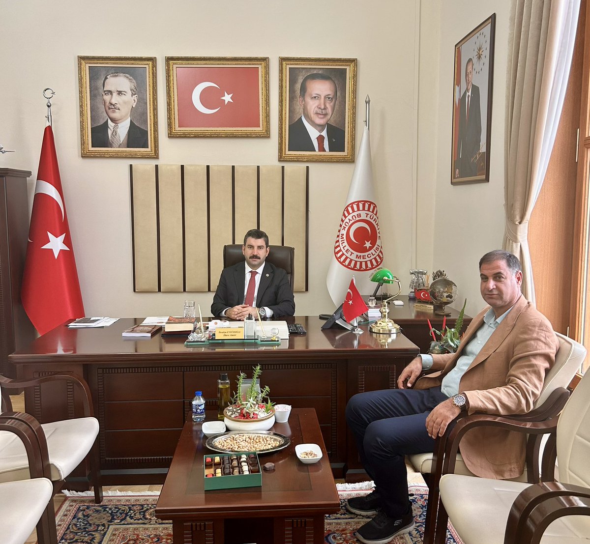 TBMM  idari amiri değerli vekilim <a href="/ibrahimeyyupogl/">Av.İbrahim EYYÜPOĞLU</a> nu makaminda ziyaret ettim yolun bahtin açik olsun.