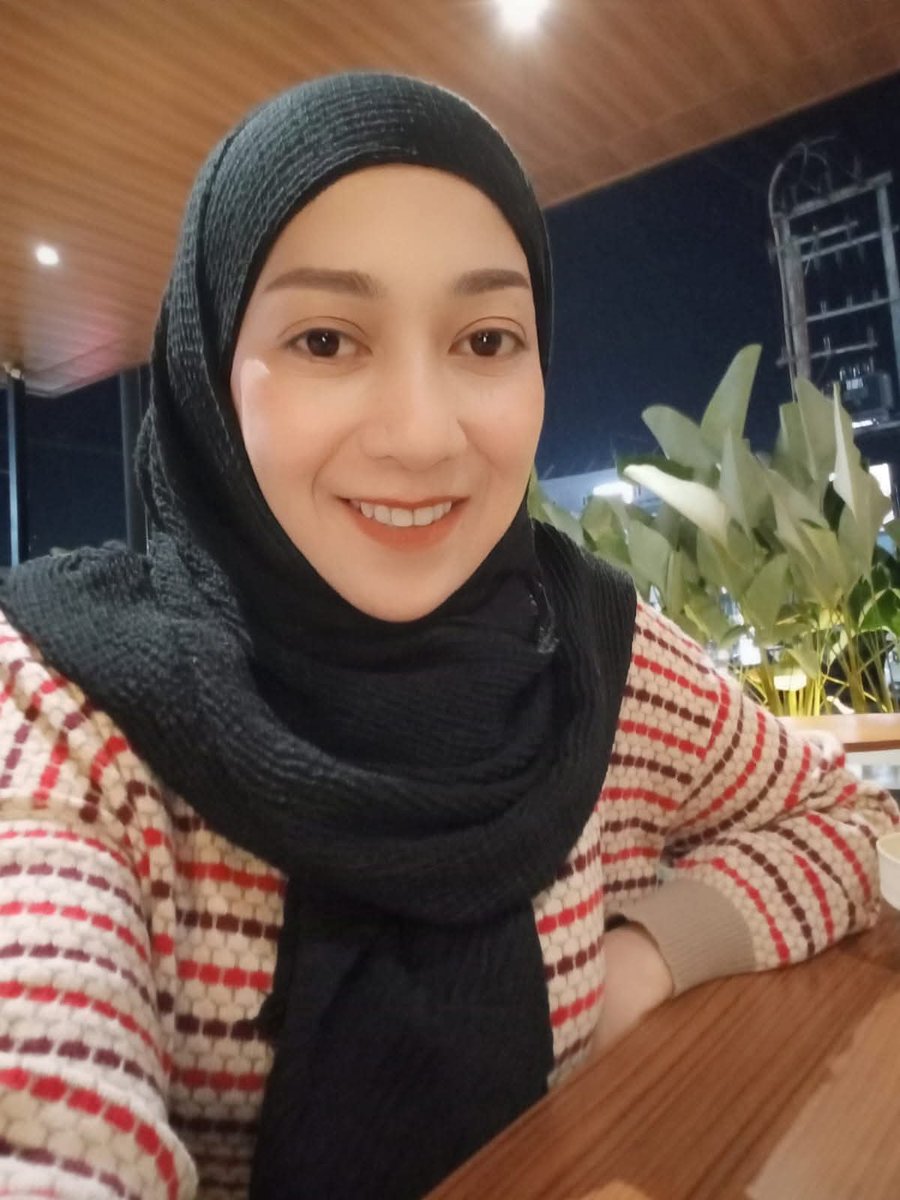 IrmaWardhani75's tweet photo. Selamat malam ❤️❤️❤️💋💋💋 https://t.co/6xM26pVfI6