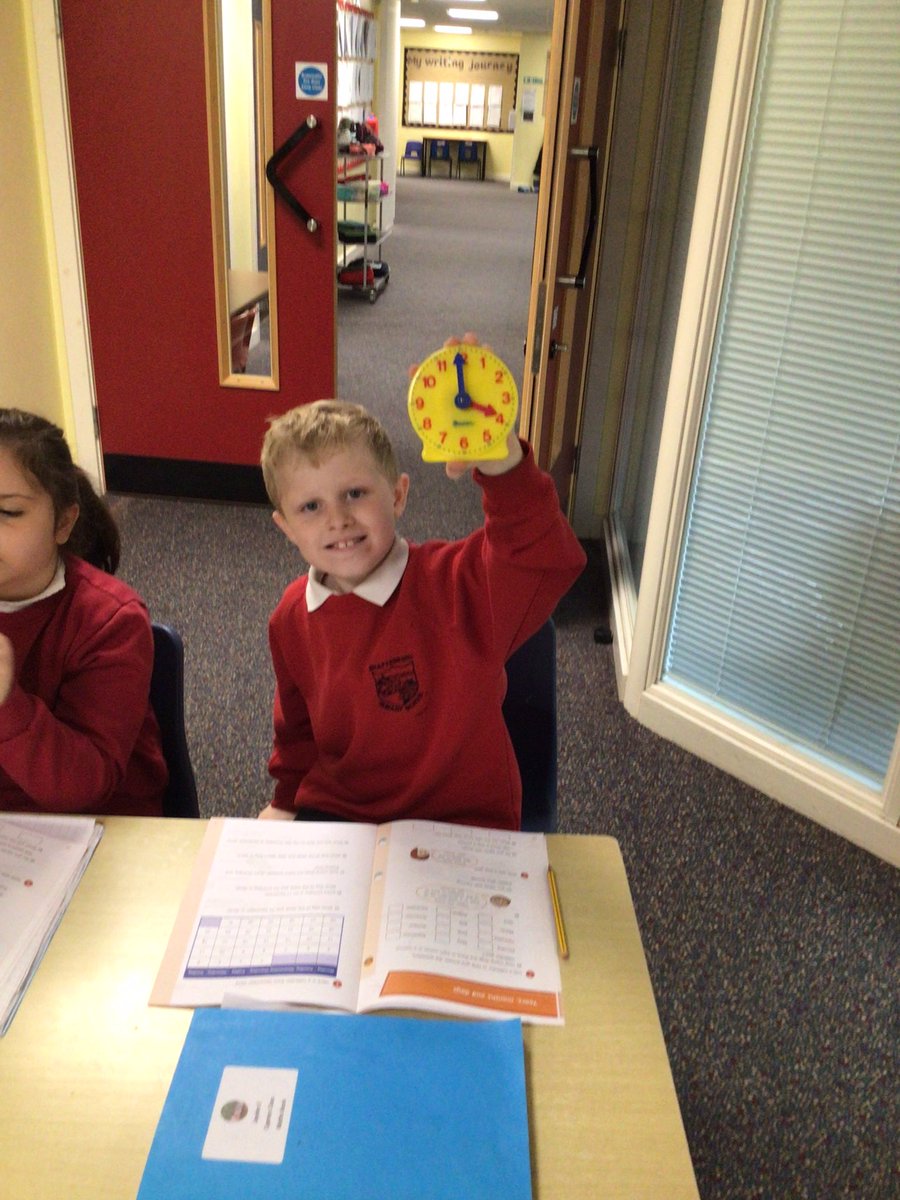SPS_Year_3's tweet photo. We love using the mini clocks to help our understanding of time! ⏱#maths https://t.co/5txIO0g1Gz