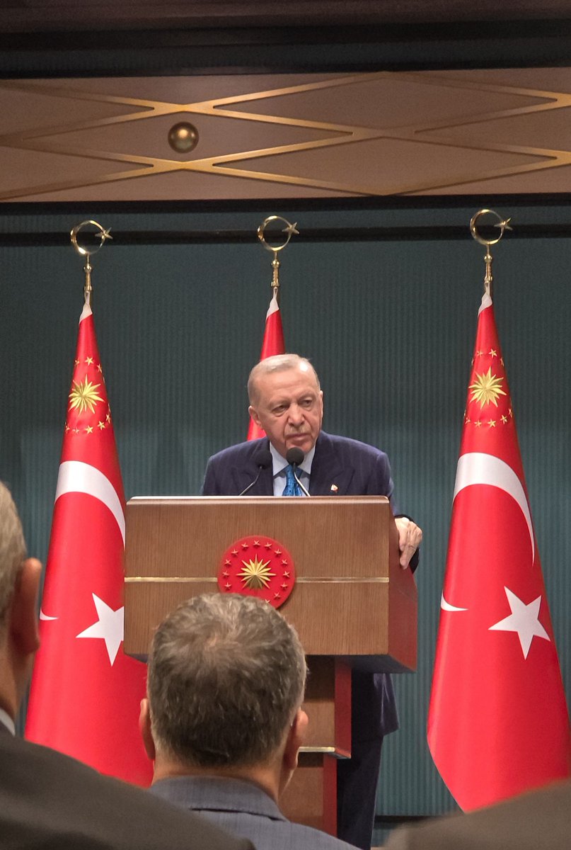 #SONDAKİKA Cumhurbaşkanı Erdoğan Kabine toplantısı sonrası gündeme dair
açıklamalarda bulunuyor.
