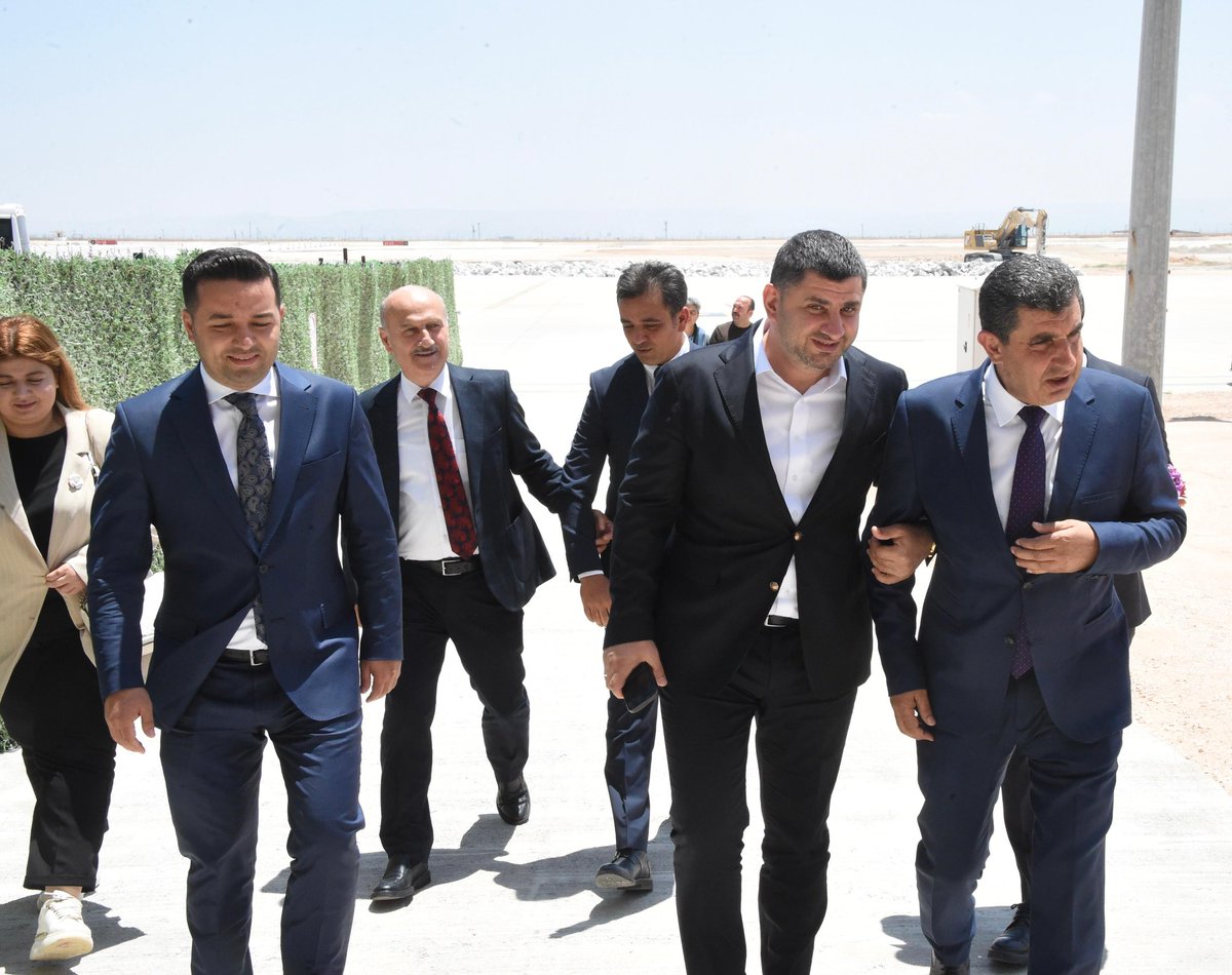 AK Parti Hatay (@akpartilhatay) on Twitter photo Genel Merkez Teşkilat Başkan Yardımcımız, Akdeniz Bölge Başkanımız İstanbul Milletvekili Sn.<a href="/yahyacelik_/">YAHYA ÇELİK</a> _ , Hatay İl Koordinatörümüz Sn. <a href="/rasimerdogmus/">Rasim Erdoğmuş</a> ‘u ve beraberindeki heyeti Hatay Havaalanı'nda karşıladık.
Şehrimize hoş geldiniz. Genel Merkez Teşkilat Başkan Yardımcımız, Akdeniz Bölge Başkanımız İstanbul Milletvekili Sn.<a href="/yahyacelik_/">YAHYA ÇELİK</a> _ , Hatay İl Koordinatörümüz Sn. <a href="/rasimerdogmus/">Rasim Erdoğmuş</a> ‘u ve beraberindeki heyeti Hatay Havaalanı'nda karşıladık.
Şehrimize hoş geldiniz.