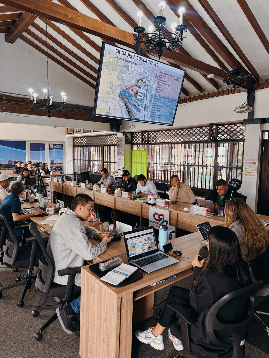 #AEstaHora | En sesión ordinaria, ambientación proyecto de acuerdo 011: "Por el cual se concede una autorización para comprometer vigencias futuras". 

Recursos destinados a la construcción de la primera etapa de la Ciudadela Educativa 4.0.